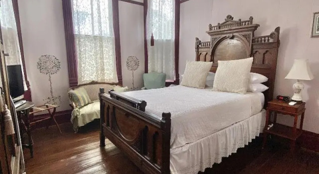 Coppersmith Inn B&B