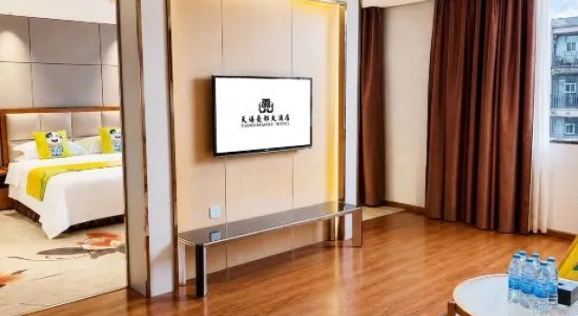 Двухместный семейный люкс Rongjiang Tianxi Haodu Hotel (Main Store at Cun Chao Football Field)