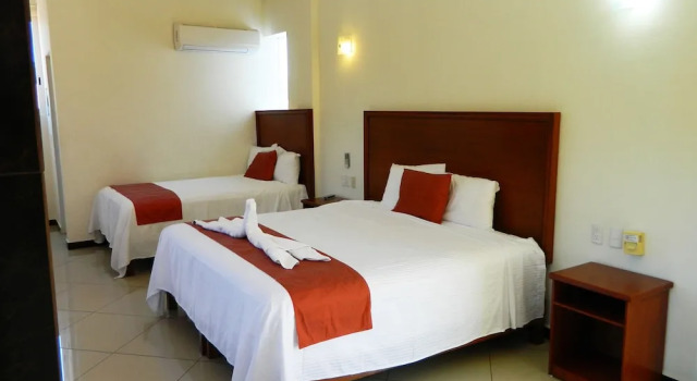 Трёхместный номер Standard с балконом Hotel Keyri