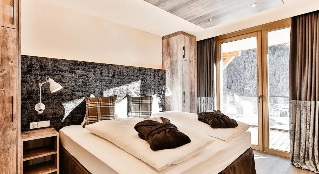Mountain Spa Residences, Забронировать Курортный отель Отели Санкт-Антон-ам-Арльберг с парковкой, рядом с Горнолыжный подъемник Нассеррайнлифт, Парковка