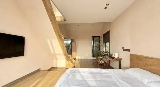 Двухместный люкс Мансарда Lixiu Mountain Lodge