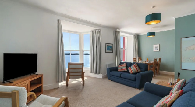 Апартаменты 5 Paragon Court - Sea Front Apartment