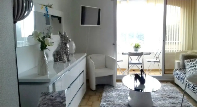 Studio in Agde, With Private Pool and Furnished Terrace - 50 m From th, Book Hotel Agde Canal du Midi