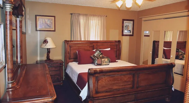 Двухместный люкс с видом на реку Yellowstone River Suites