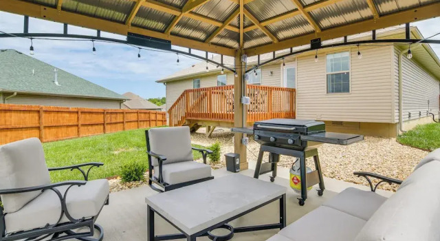 Коттедж Pool Access, Grill & Gazebo: Ozark Getaway!