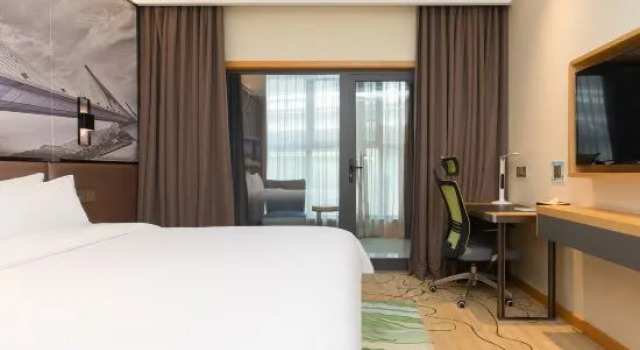 Люкс Deluxe Starway Hotel (Wuhan Tianhe International Airport Terminal 3)