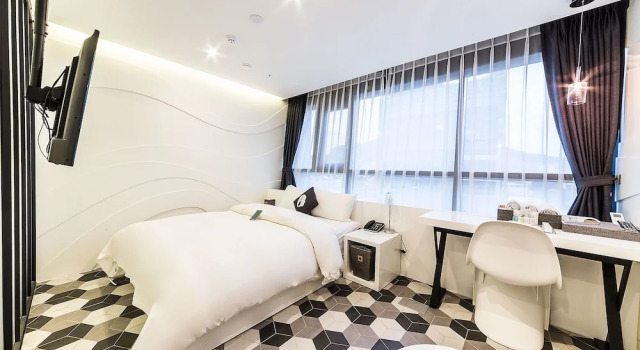 Двухместный номер Superior с видом на город Hotel The Designers Seoul Station