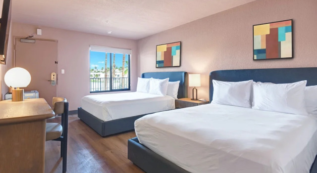 Четырёхместный номер Superior The Dunes Hotel