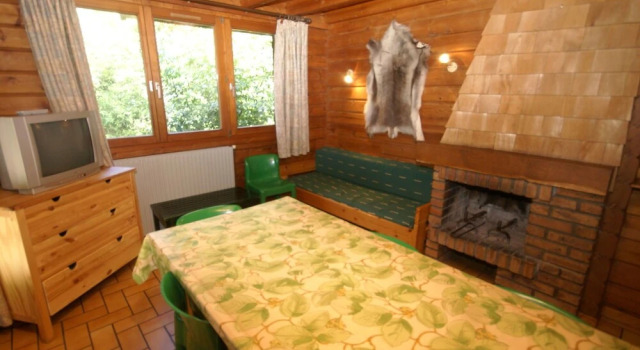 Quaint Chalet in La Bresse with Garden, Забронировать Шале Отели Вогезы с парковкой, Парковка