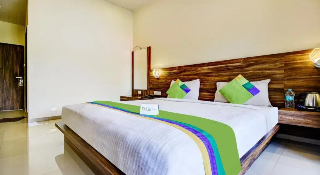 Номер Premium Treebo JP Cottage with Swimming Pool