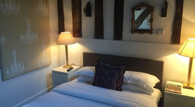 The George Hotel, Забронировать Отель Хенфилд Западный Суссекс