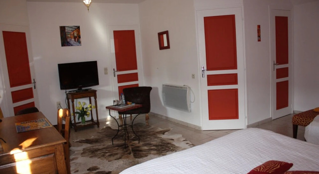 Chambre d'hôtes Aux Logis de Trois Monts, Забронировать Отель Colleville-Montgomery 
