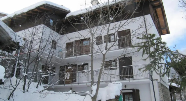 Casa Chamonin Pila, Забронировать Отель Грессан Пила, рядом с Les Fleurs-Plan Praz