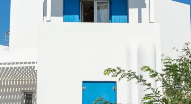 Livanios Studios, Book Hotel Adamas Milos
