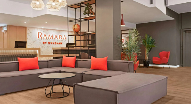 Ramada by Wyndham Valencia Almussafes
