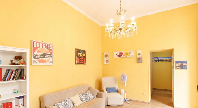 Duomo 77 in Napoli with 2 bedrooms and 2 bathrooms, Забронировать Отель Неаполь Кампания, рядом с Церковь Пио Монте делла Мизерикордия