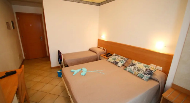 Трёхместный номер Comfort с балконом Hotel Boom