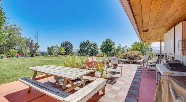 Апартаменты Yakima Wine Country Retreat w/ Scenic Valley Views