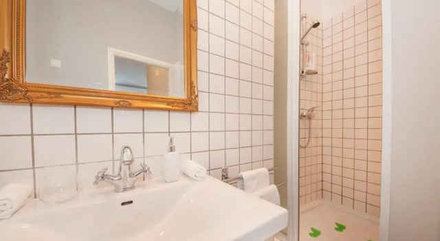 Студия Superior Tower Square Apartments
