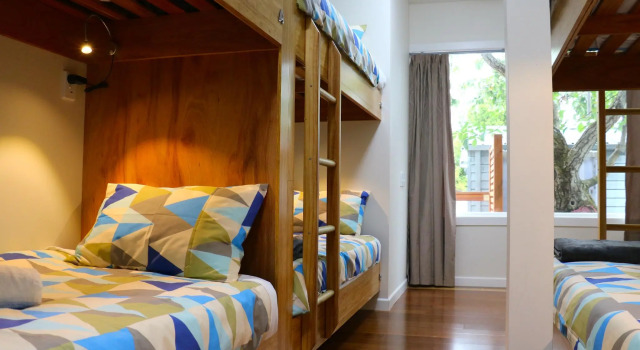 Кровать в общем номере Oxford Queenette Backpackers