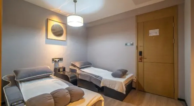 Люкс Deluxe Youchi Hotel (Nanning Huqiu Subway Station)