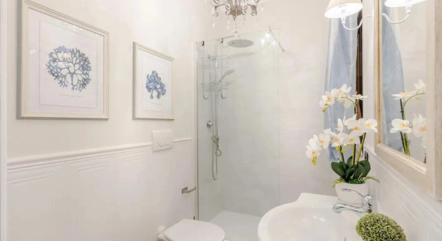 Коттедж с балконом Villa Corallina A Luxury 2 Bedrooms Villa