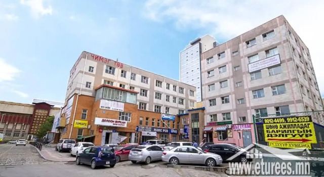 1 bedroom apartment north of Tengis Cinema, Book Lejlighed Hoteller i Chingeltei med parkering, Parkering