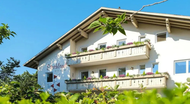 Apartment in Trentino, South Tyrol With Garden, Забронировать Апартаменты/квартира Апартаменты Тироло, Апартаменты/квартира
