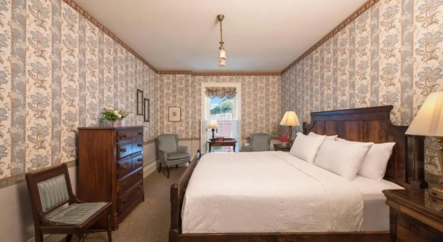 Двухместный номер Deluxe St James Hotel