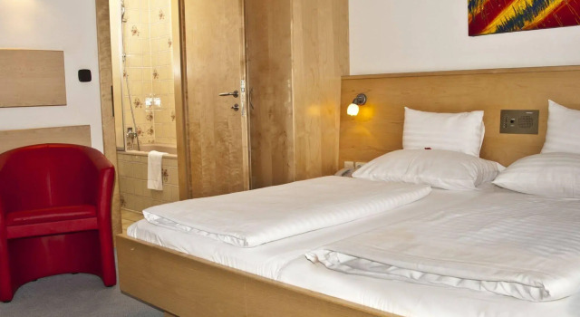Best Western Reither, Book Hotel Hotels in Vienna with a Pool, near Westbahnhof, Swimming Pool