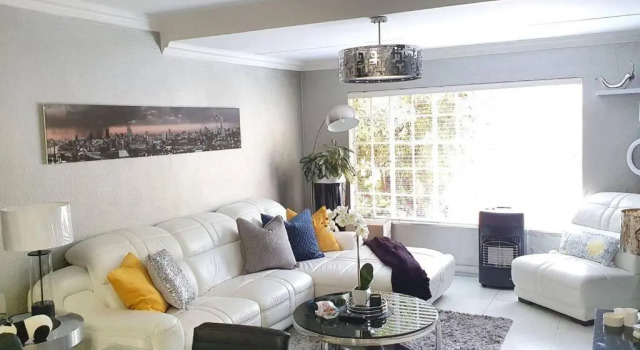 Upmarket 3 Bedroom Apartment