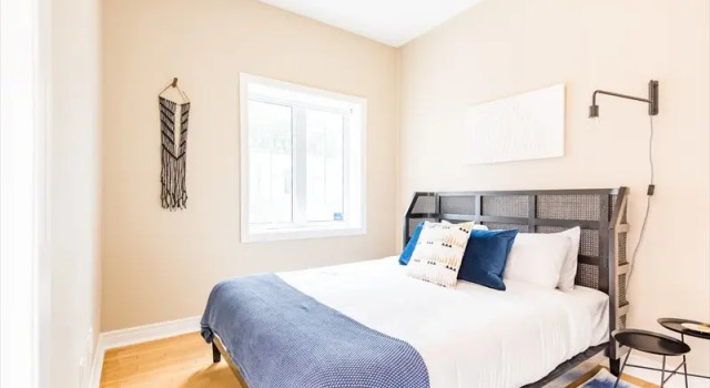 Bright 3BR in Church Yonge Corridor by Sonder, Забронировать Отель Отели Торонто 4 звезды, рядом с Women's College Hospital, 4*