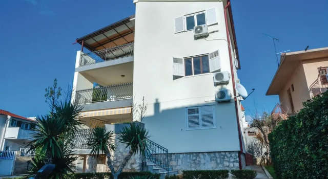 Beautiful Home in Zaboric With Wifi and 3 Bedrooms