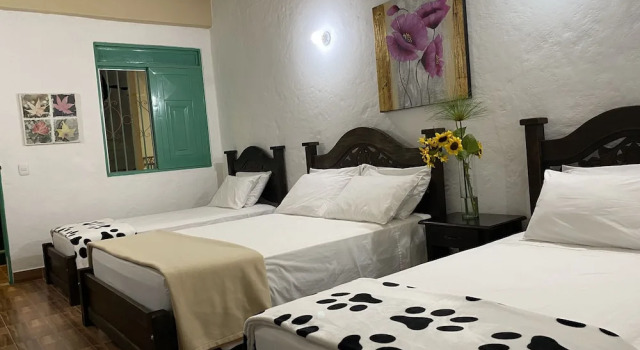 Четырёхместный номер Standard с балконом Hotel Campestre Paraiso Cafetero
