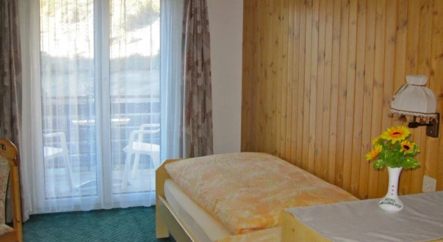Hotel Walliserhof B&B, Book Hotel Hoteller i Leukerbad med pool, Swimmingpool
