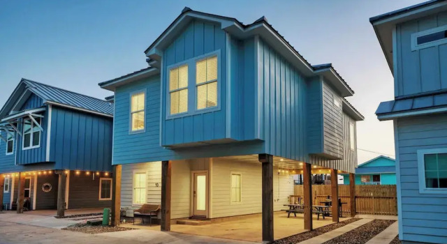 Sleeps 22 2 Homes w/ Private Pool + Patio Walkable Location, Golf Cart Zone