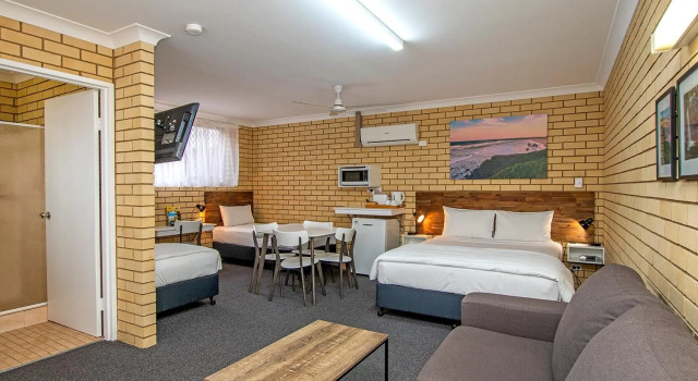 Семейный номер Standard Coast Inn Motel
