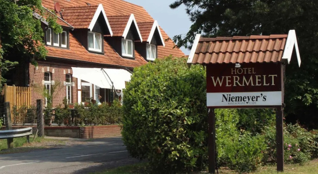 Hotel Wermelt, Забронировать Отель Отели Гревен с парковкой, Парковка