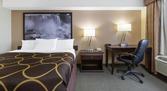 Номер Standard Super 8 by Wyndham Niagara Falls by the Falls