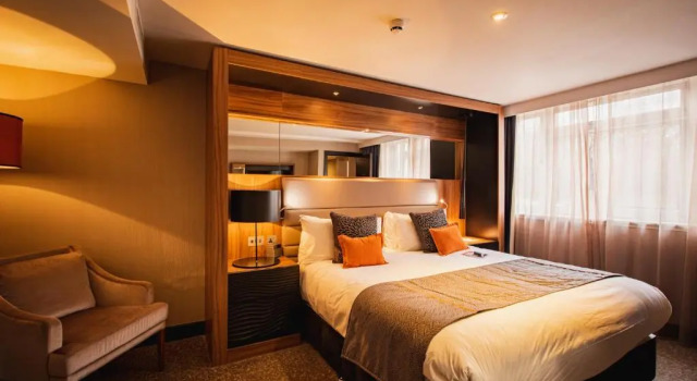 Двухместный номер Standard Crowne Plaza Gerrards Cross by IHG
