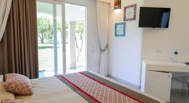 Limone Beach Resort