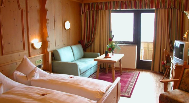 Weiratherhof, Rezerwuj Hotel Hotele w Wenns ze śniadaniem, Śniadanie