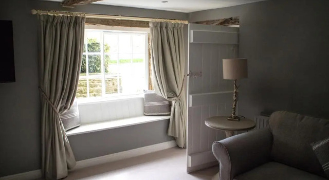 Коттедж с 3 комнатами Swinton Park Hotel