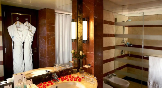 Двухместная студия с балконом и seafront Raouche Arjaan by Rotana