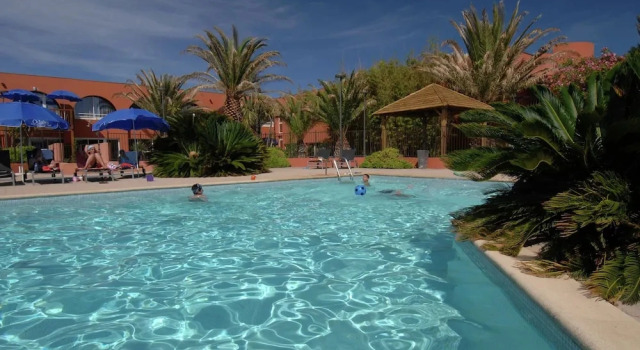 Coastal Retreat w/ Balcony, Rezervați Apartament Agde Canal du Midi