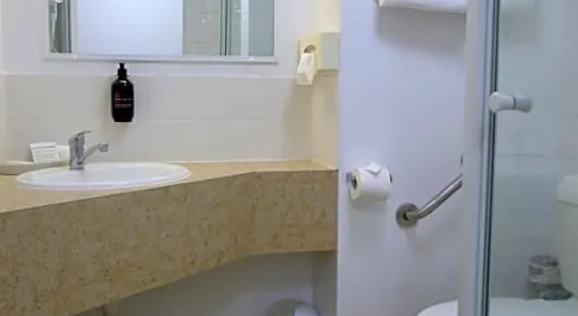 Трёхместный номер Superior Tweed Harbour Motor Inn