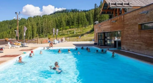 Appartement 4pers Rénové Pied des Pistes - Balcon Vue Montagne, Забронировать Апартаменты/квартира Отели Пюи-Сен-Венсан с парковкой, рядом с TSD6 des Prés, Парковка