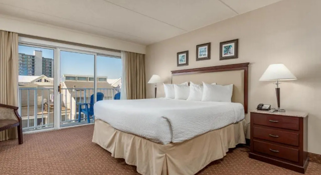 Люкс с частичным видом на океан Princess Royale Oceanfront Resort