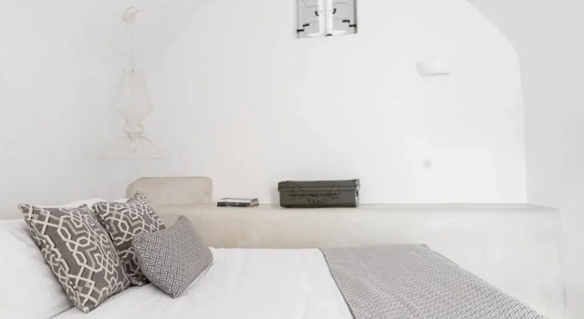 Nido House in Santorini