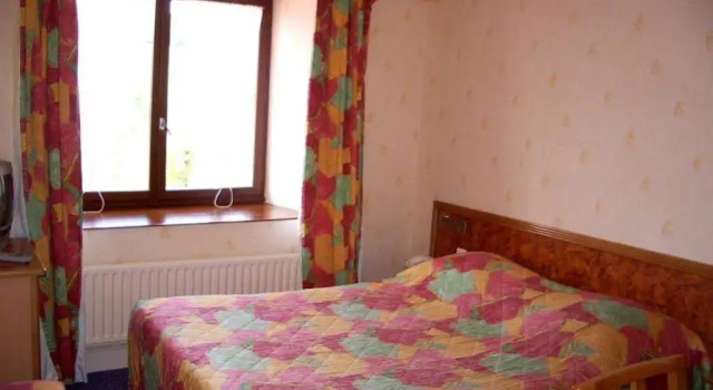 Hotel Saint Martin, Varaa Hotelli Bourg-Sainte-Marie 